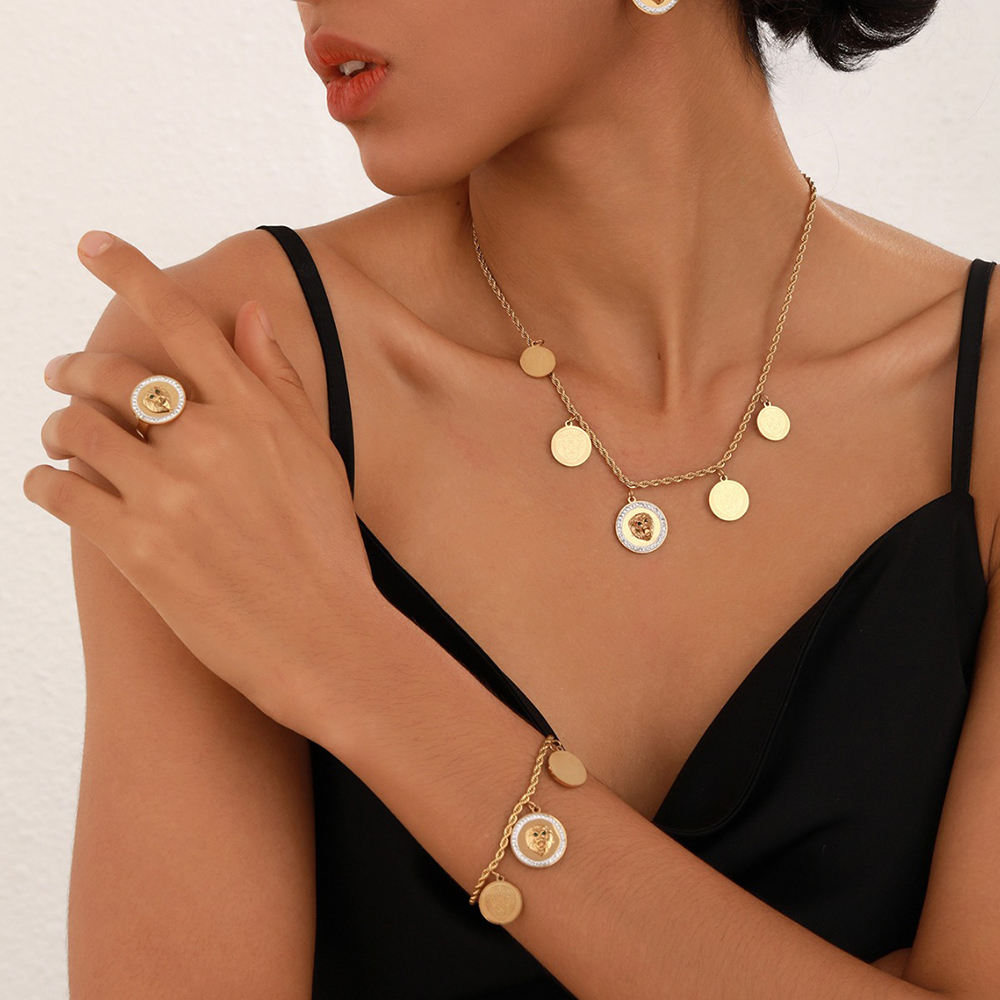 Lion Head Jewellery Set – 18K Gold-Plated with Zircon