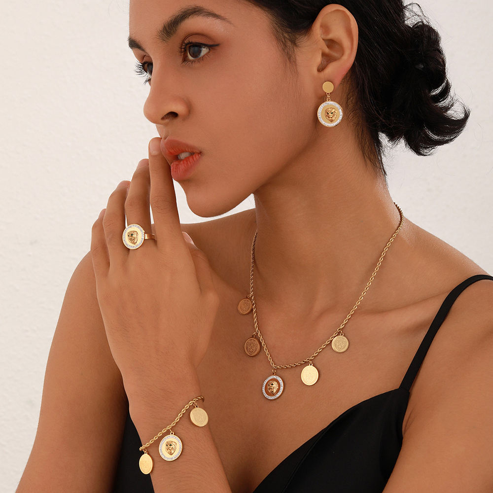 Lion Head Jewellery Set – 18K Gold-Plated with Zircon