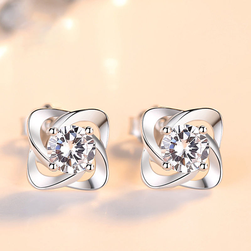Delicate Four-Leaf Clover Studs in 925 Sterling Silver